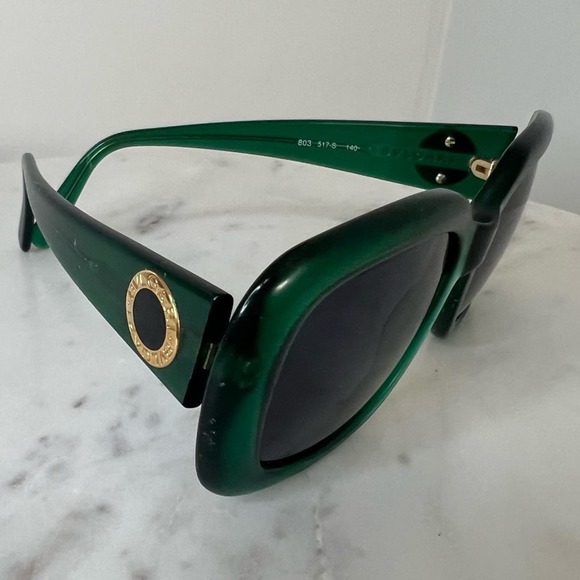 BVLGARI SUNGLASSES GREEN COLOR
GOLD CREST DETAIL ON THE SIDES main image 15